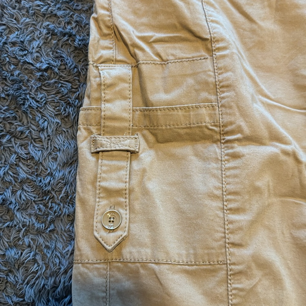 Lee Women’s Relaxed Fit Mid Rise Capris - Picture 3 of 3